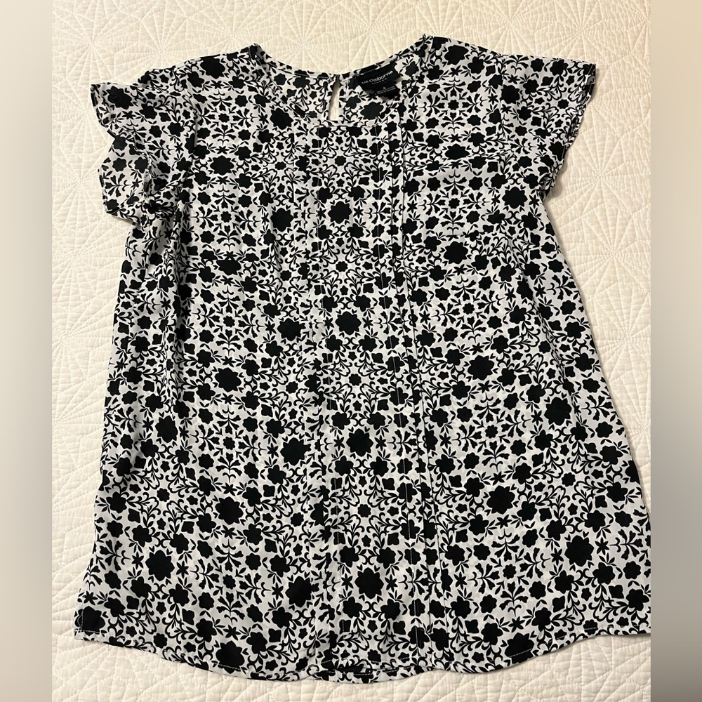 🌻SALE 5/$50 or 10/$75🌻 Liz Claiborne Career B&W blouse